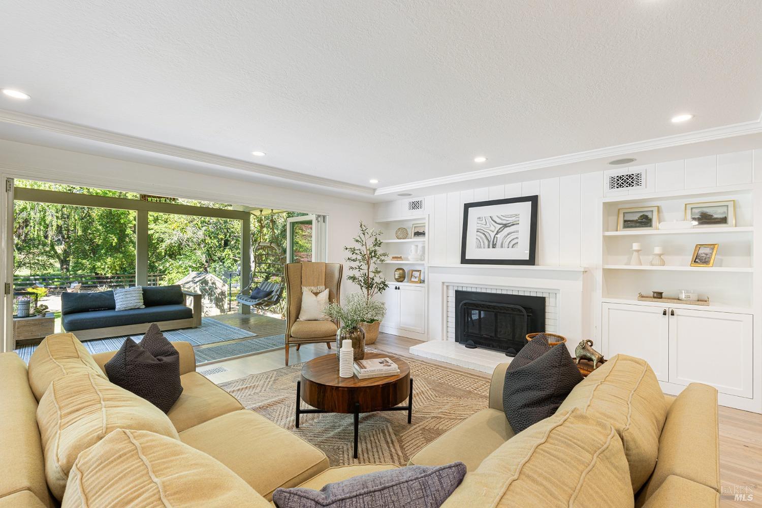Detail Gallery Image 15 of 78 For 3180 Vichy Ave, Napa,  CA 94558 - 3 Beds | 3 Baths