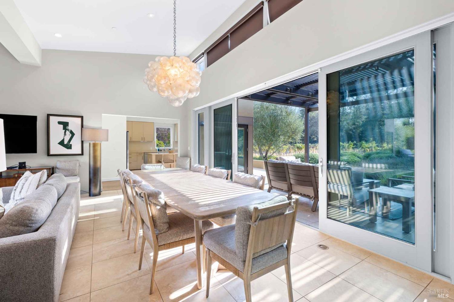 Detail Gallery Image 10 of 35 For 2252 W Dry Creek Rd, Healdsburg,  CA 95448 - 5 Beds | 5 Baths