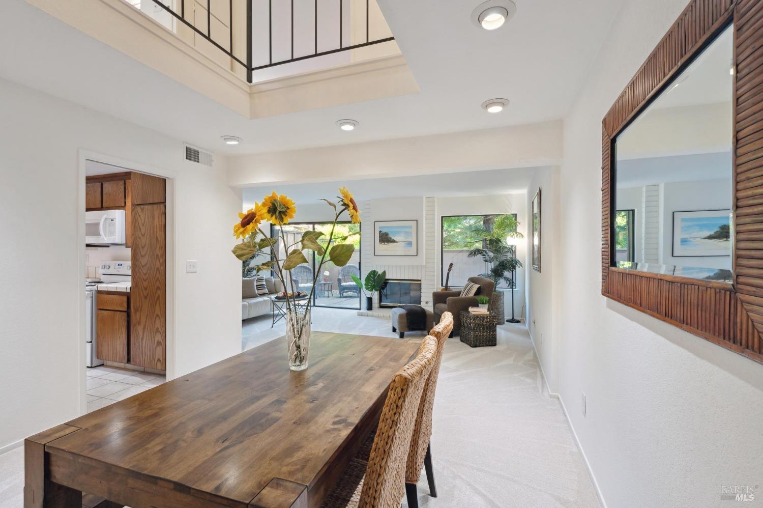 Detail Gallery Image 10 of 51 For 73 Flicker Dr, Novato,  CA 94949 - 3 Beds | 2/1 Baths