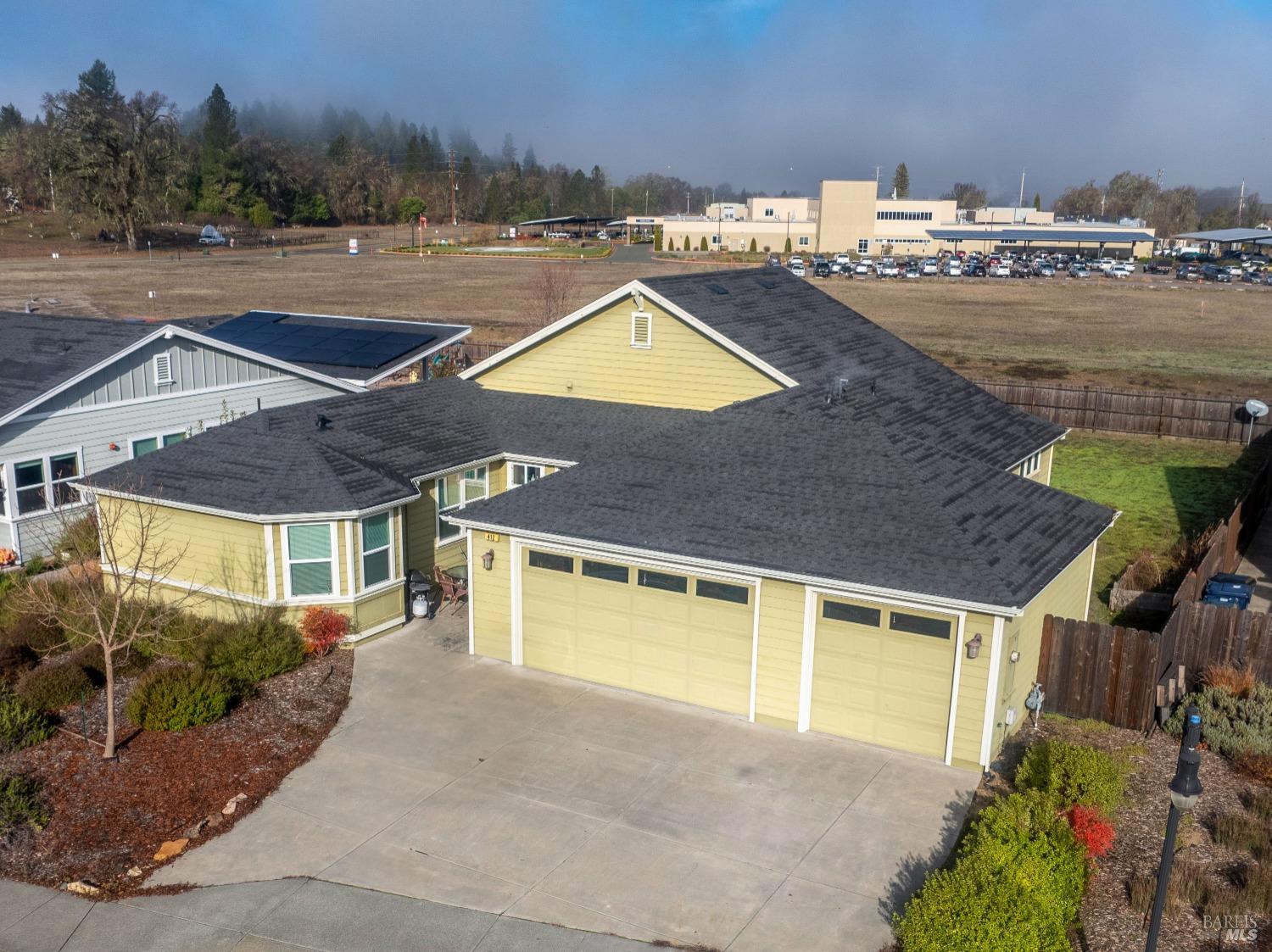 Detail Gallery Image 2 of 13 For 412 Grove St, Willits,  CA 95490 - 4 Beds | 3 Baths