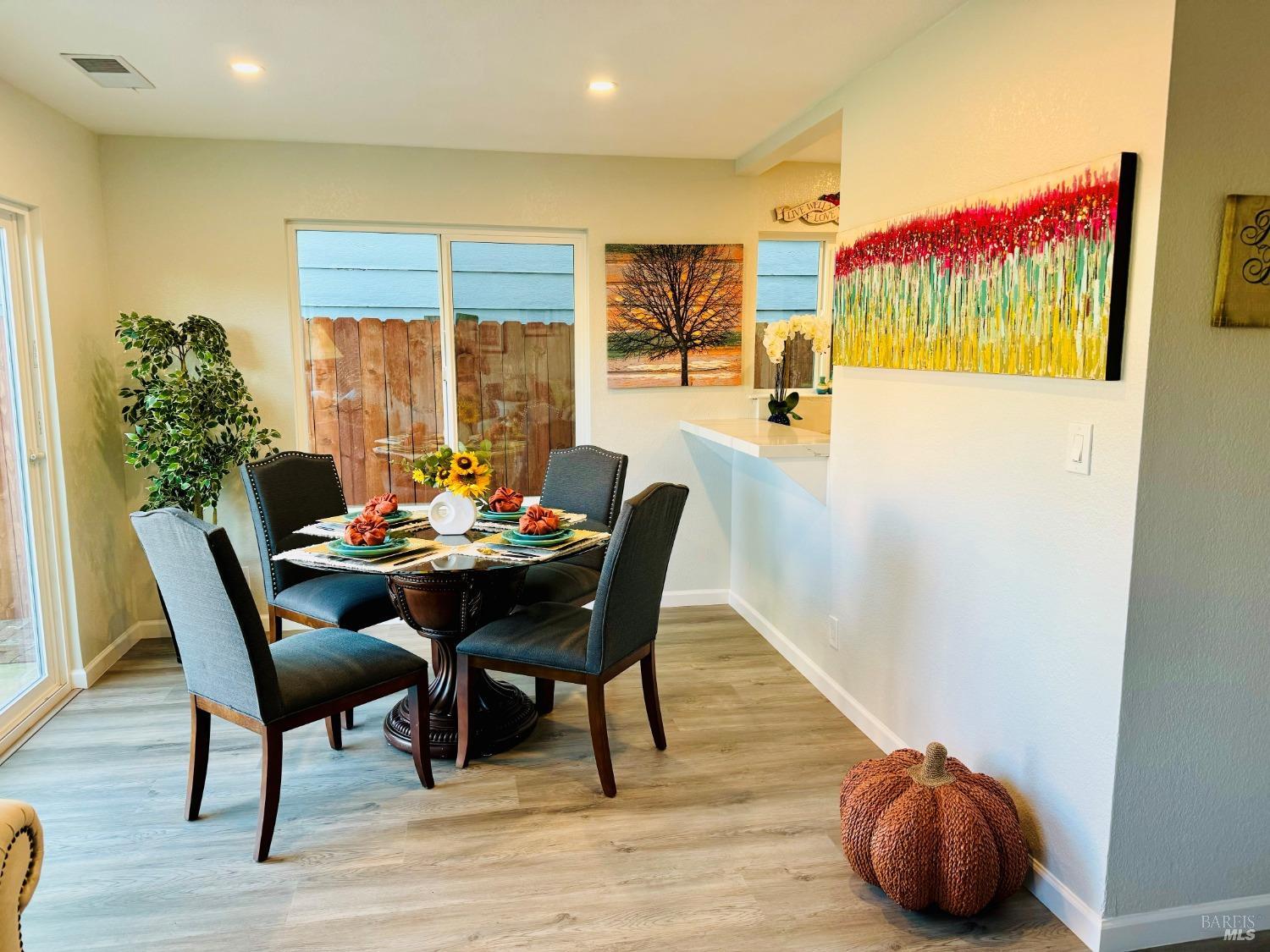 Detail Gallery Image 9 of 48 For 19 4th St, Richmond,  CA 94801 - 3 Beds | 2/1 Baths