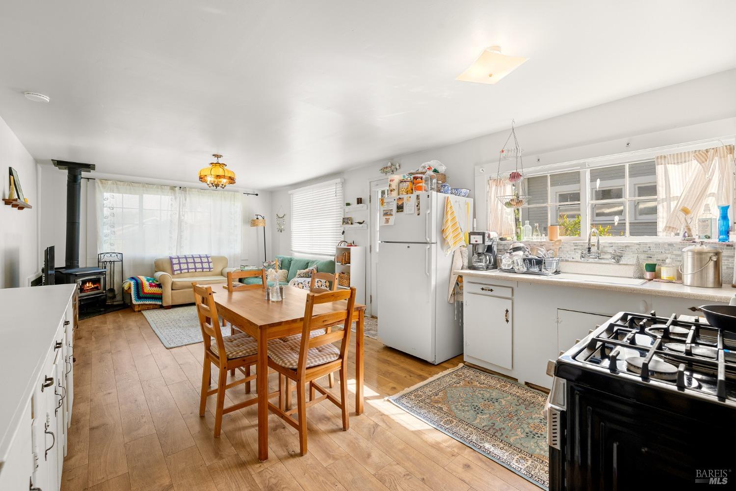 Detail Gallery Image 29 of 41 For 2855 Old Gravenstein Hwy, Sebastopol,  CA 95472 - 2 Beds | 1 Baths