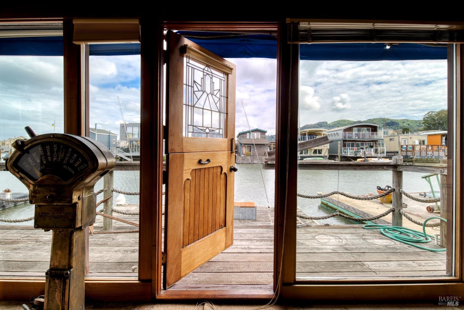 Detail Gallery Image 15 of 30 For 6 Yellow Ferry Dock Unkn, Sausalito,  CA 94965 - 2 Beds | 2 Baths