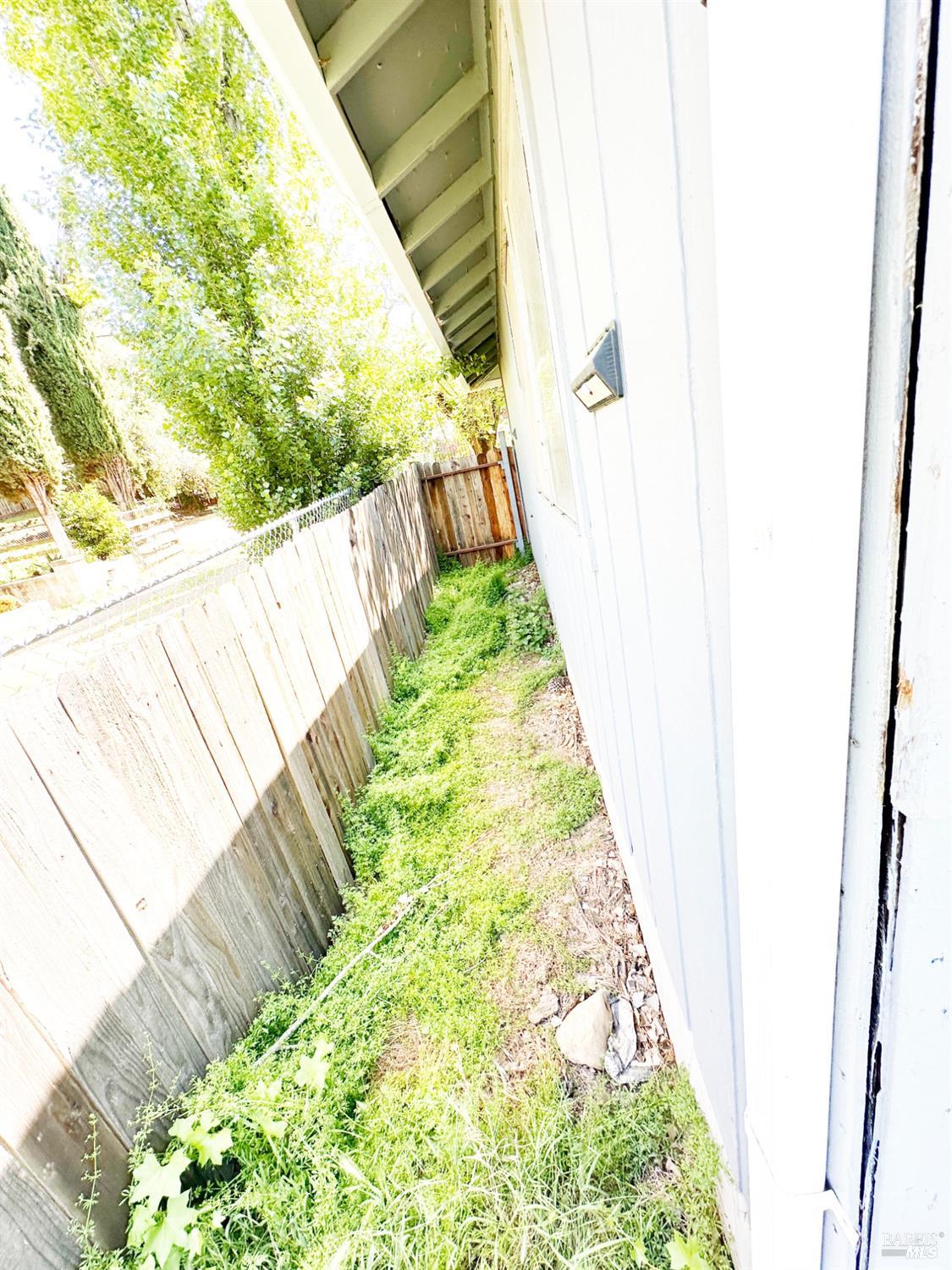 Frye Avenue, Clearlake, California image 22