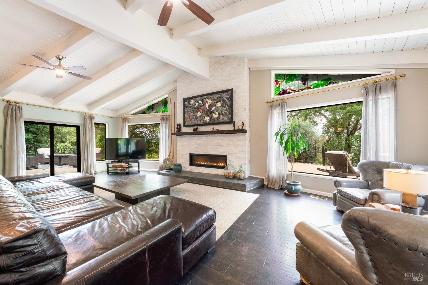 Detail Gallery Image 10 of 57 For 1340 Vista Verde Rd, Ukiah,  CA 95482 - 3 Beds | 2/1 Baths