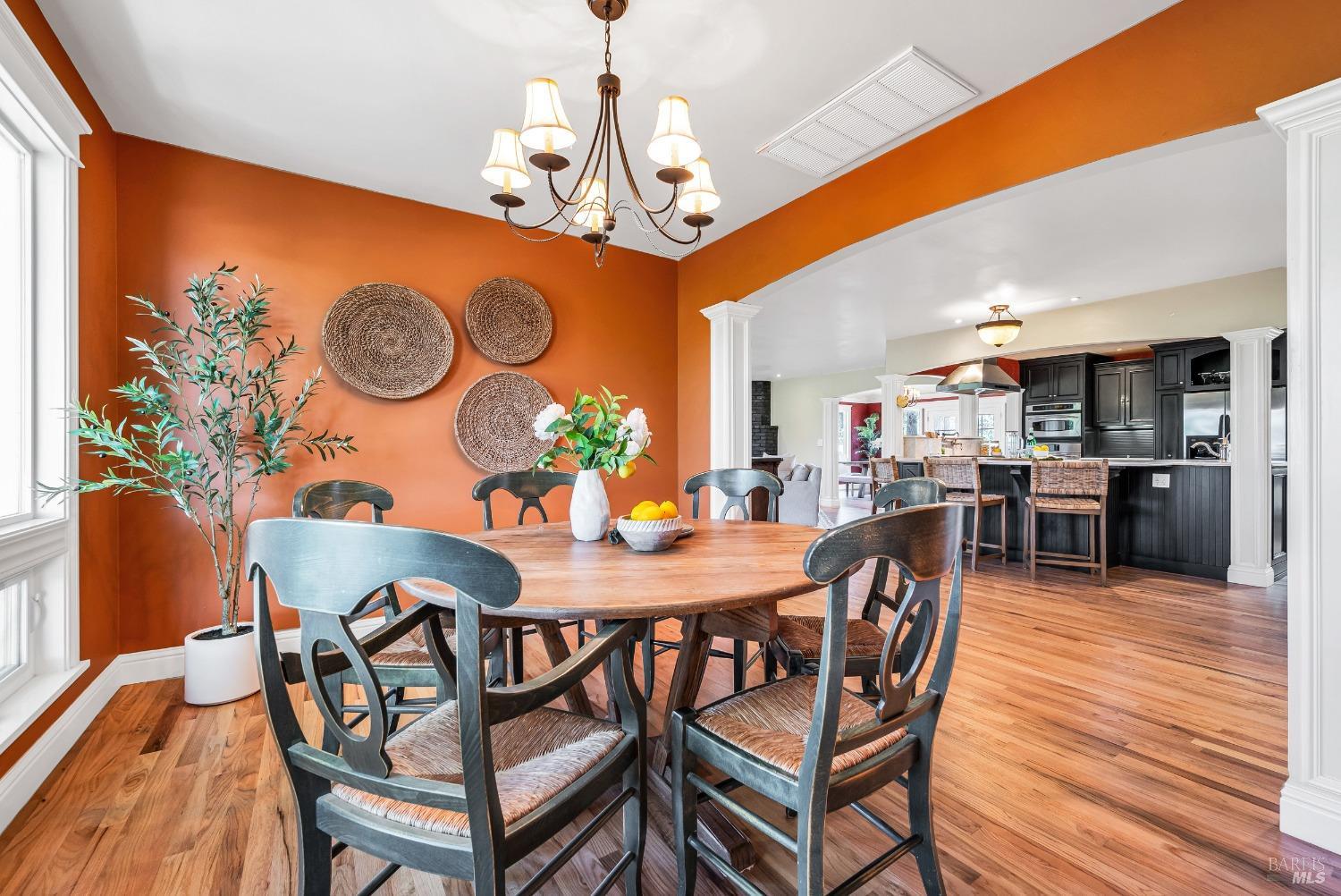 Detail Gallery Image 15 of 79 For 3950 Black Oak Dr, Santa Rosa,  CA 95401 - 4 Beds | 4/1 Baths