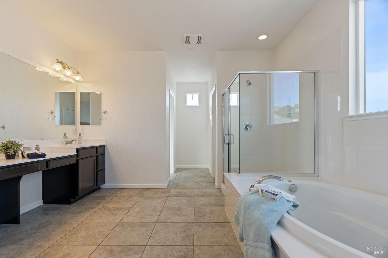 Detail Gallery Image 34 of 51 For 2326 Ray Venning Ct, Fairfield,  CA 94533 - 4 Beds | 3/1 Baths