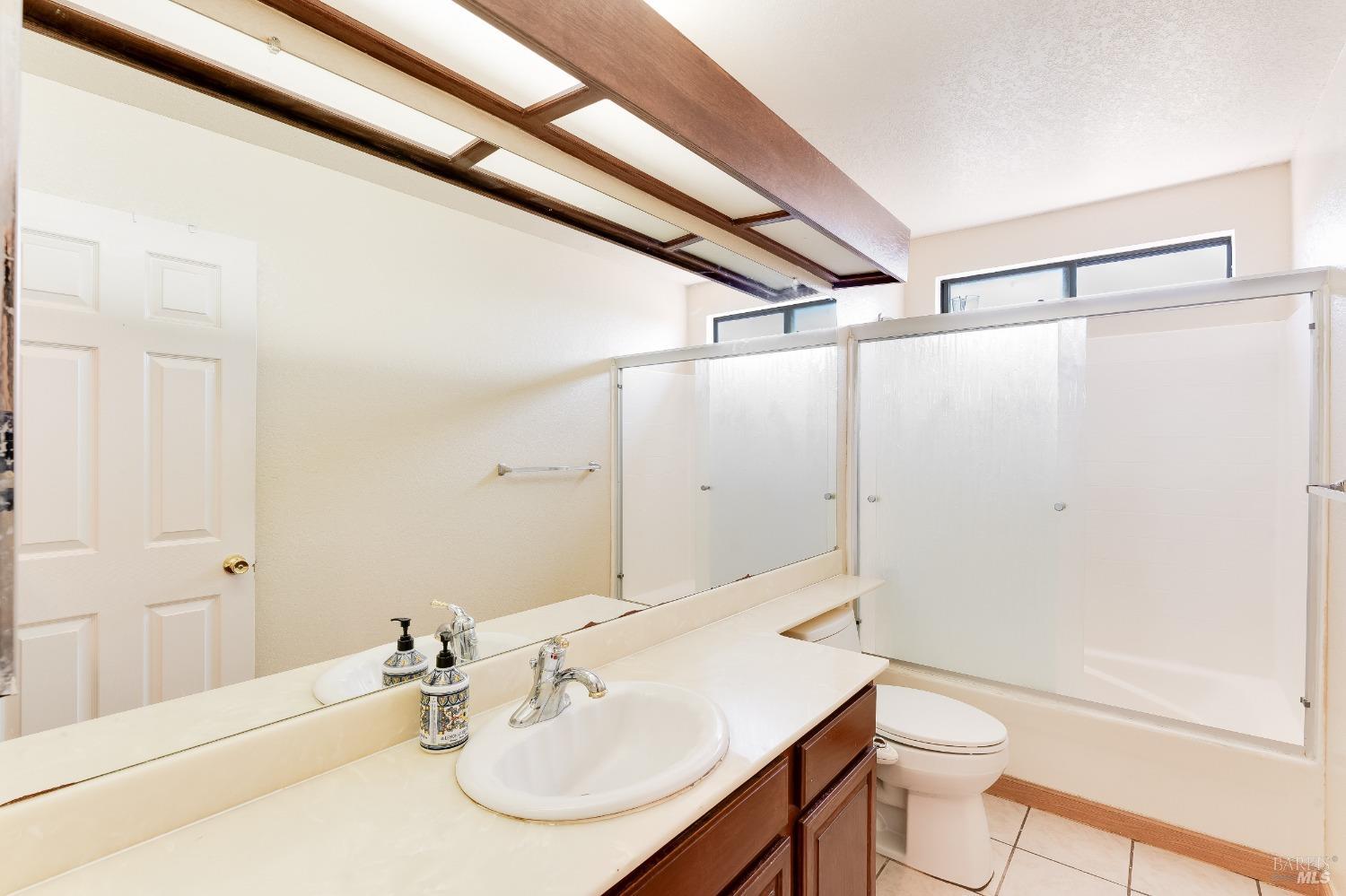 Detail Gallery Image 15 of 20 For 301 Sea Mist Dr, Vallejo,  CA 94591 - 3 Beds | 2 Baths
