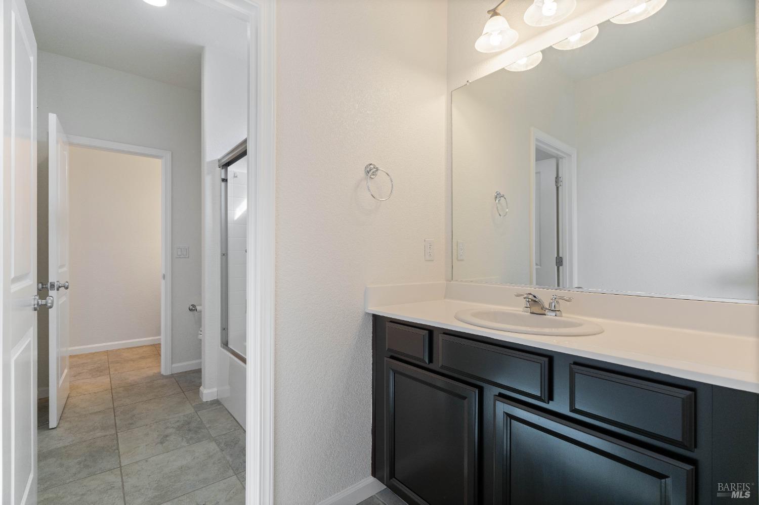 Detail Gallery Image 25 of 51 For 2326 Ray Venning Ct, Fairfield,  CA 94533 - 4 Beds | 3/1 Baths