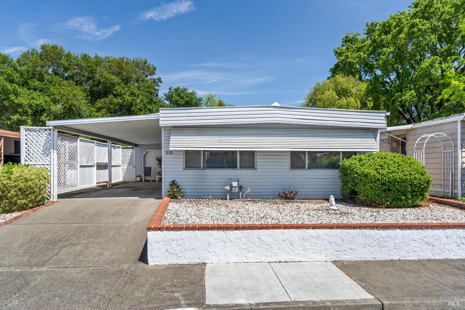 Detail Gallery Image 2 of 16 For 222 Arboleda Dr, Santa Rosa,  CA 95401 - 2 Beds | 2 Baths