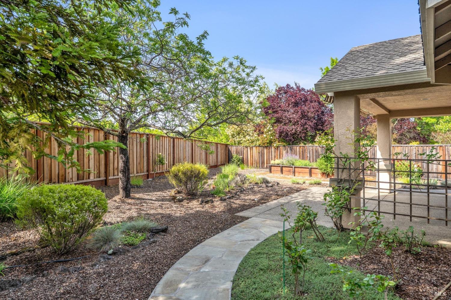 Detail Gallery Image 35 of 42 For 104 Plumeria Ct, Cloverdale,  CA 95425 - 2 Beds | 2 Baths