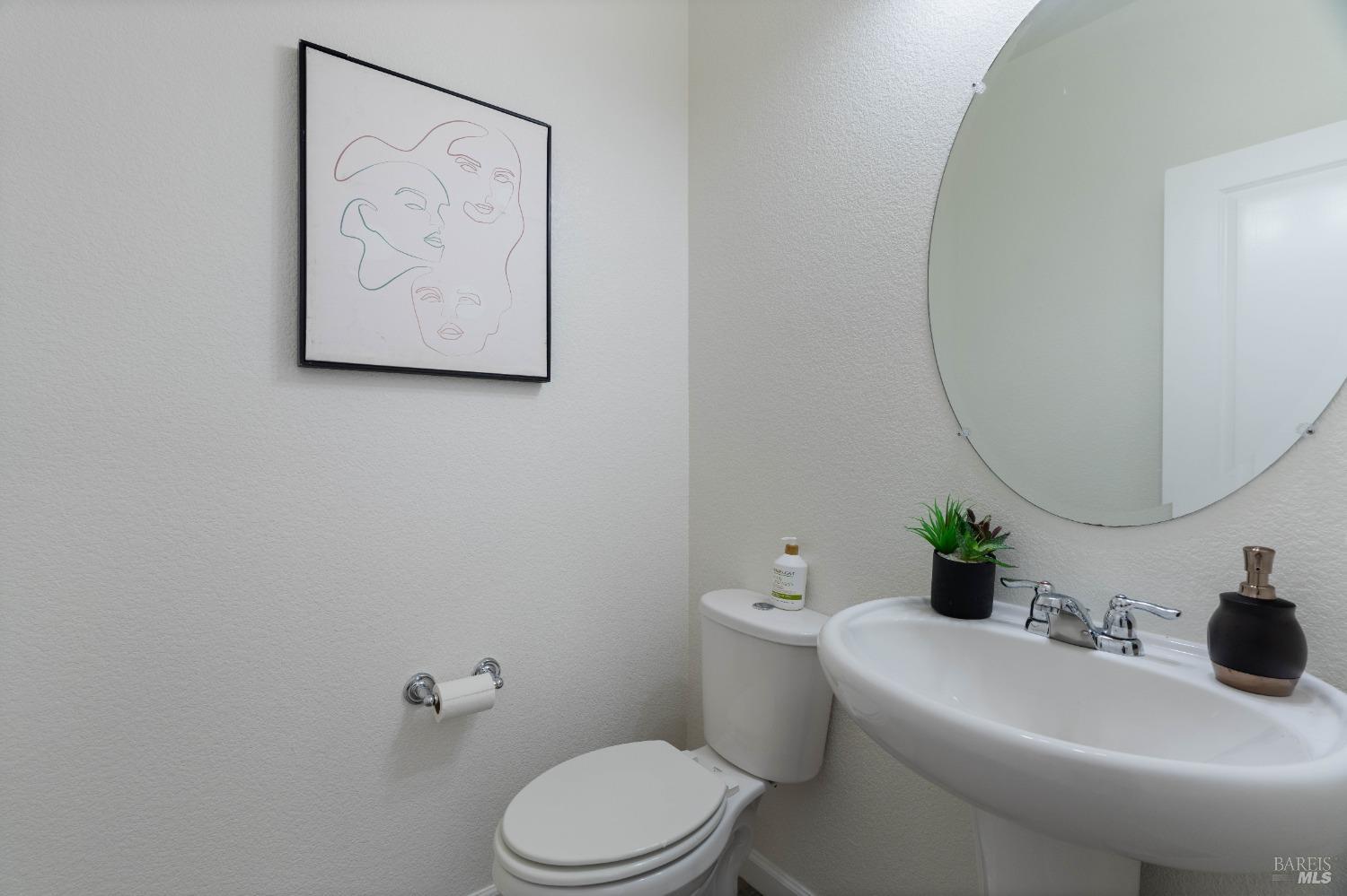 Detail Gallery Image 8 of 51 For 2326 Ray Venning Ct, Fairfield,  CA 94533 - 4 Beds | 3/1 Baths