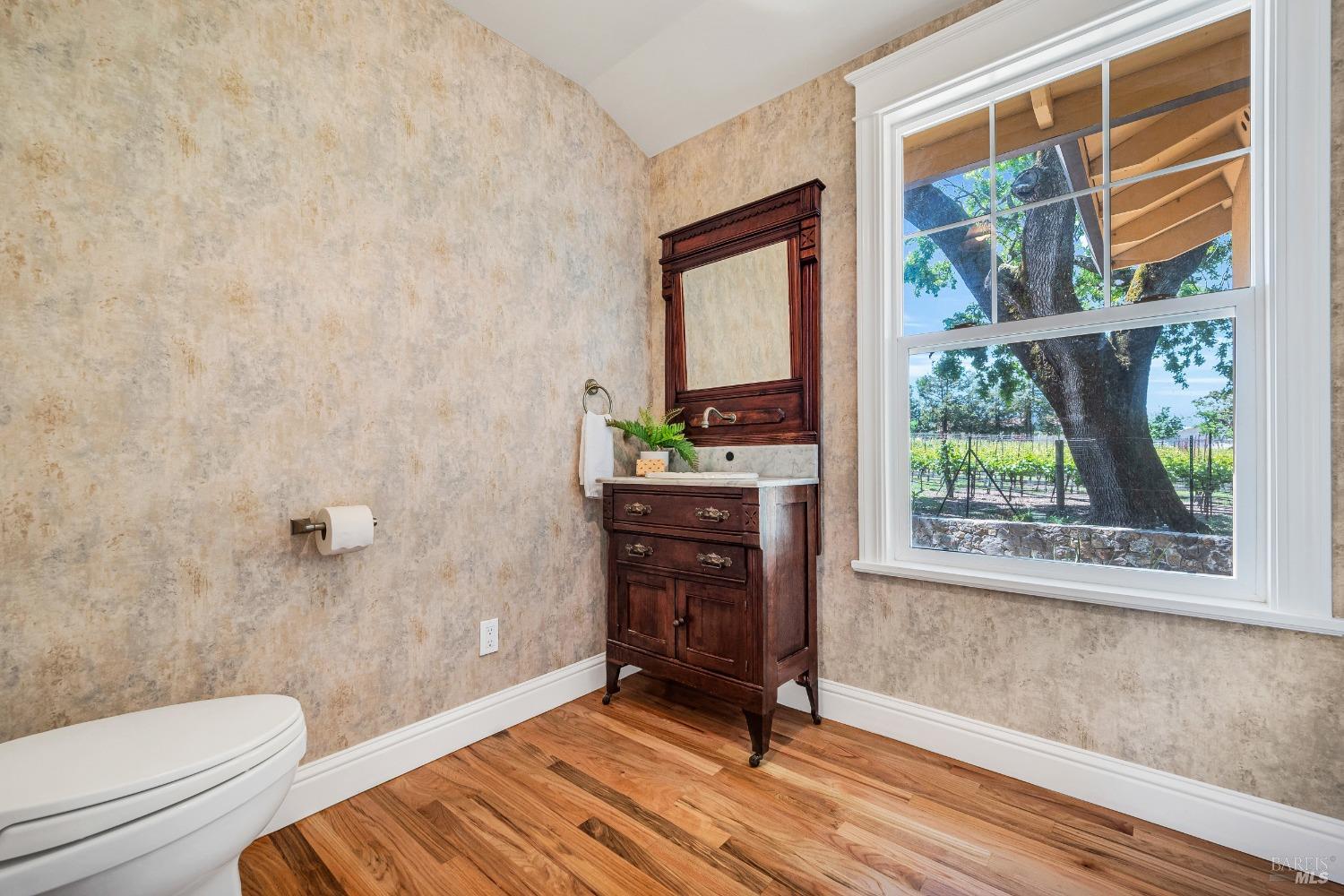 Detail Gallery Image 23 of 79 For 3950 Black Oak Dr, Santa Rosa,  CA 95401 - 4 Beds | 4/1 Baths