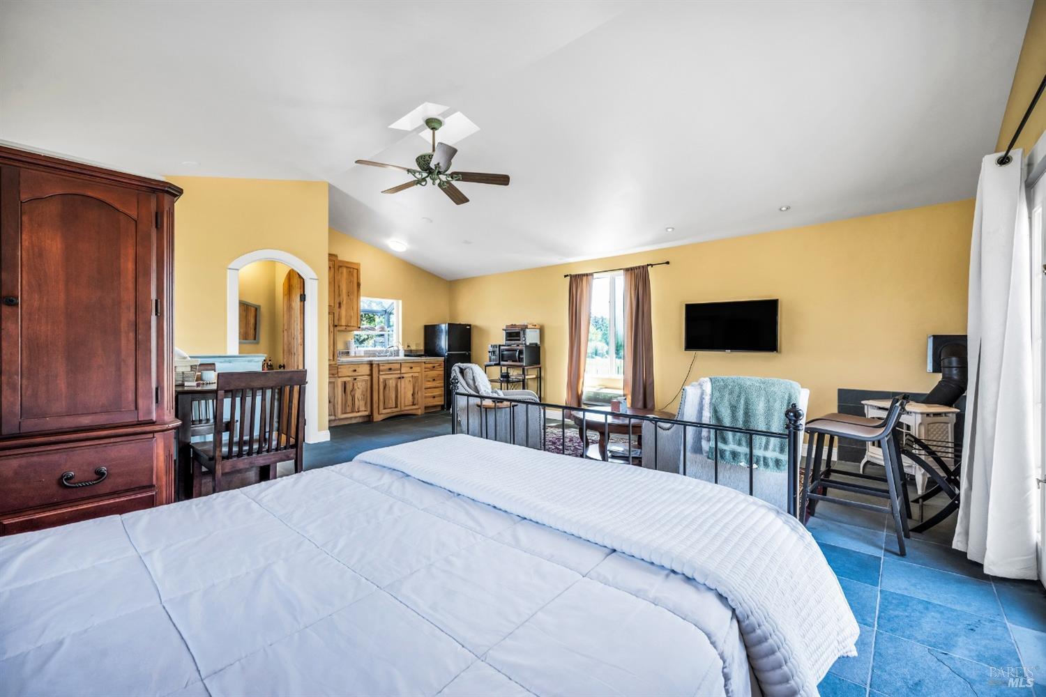 Detail Gallery Image 71 of 79 For 3950 Black Oak Dr, Santa Rosa,  CA 95401 - 4 Beds | 4/1 Baths