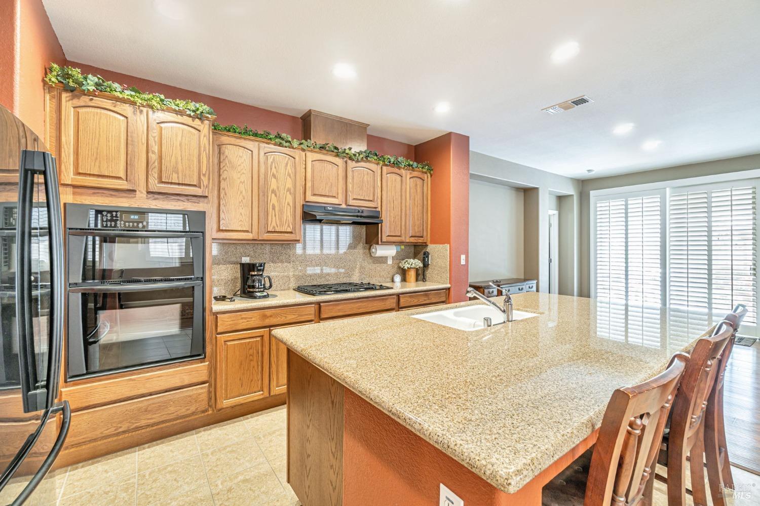 Red Sunset Court, Vacaville, California image 8