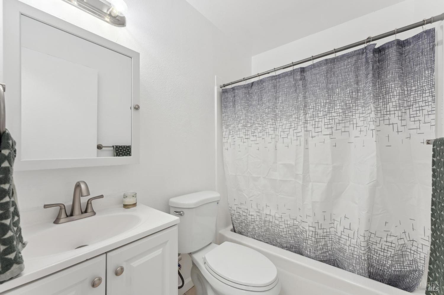 Detail Gallery Image 13 of 17 For 355 Parkview Ter #A6,  Vallejo,  CA 94589 - 3 Beds | 2 Baths