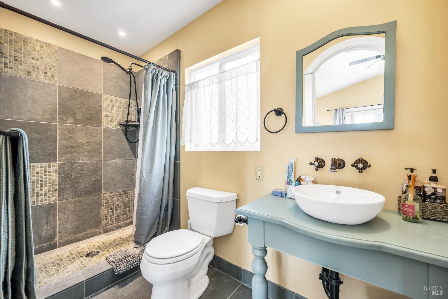 Detail Gallery Image 72 of 79 For 3950 Black Oak Dr, Santa Rosa,  CA 95401 - 4 Beds | 4/1 Baths