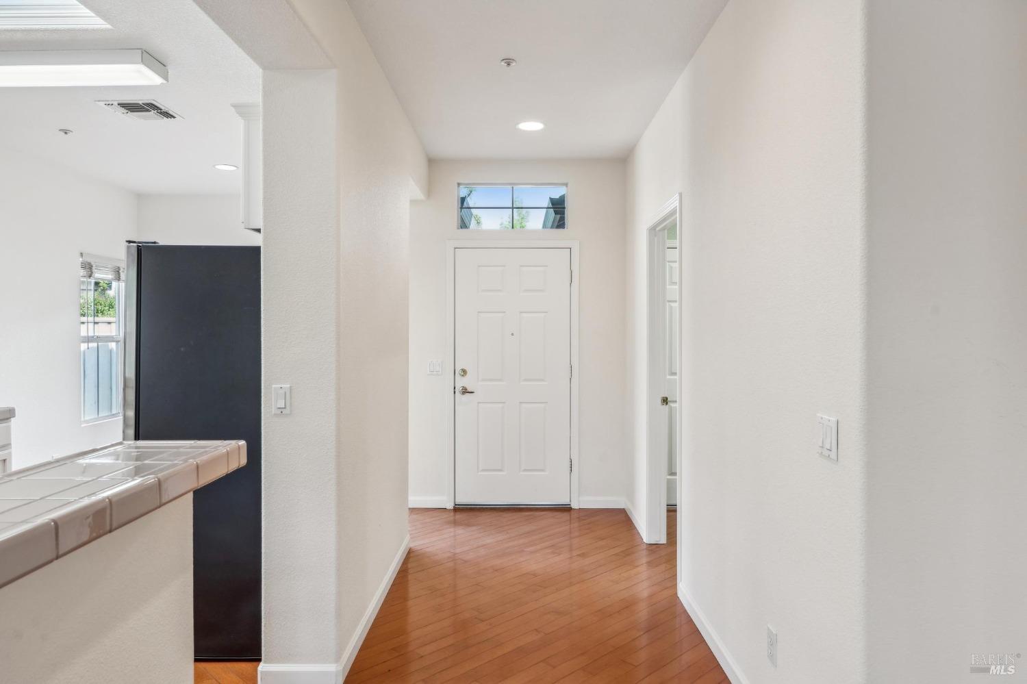 Detail Gallery Image 5 of 42 For 104 Plumeria Ct, Cloverdale,  CA 95425 - 2 Beds | 2 Baths