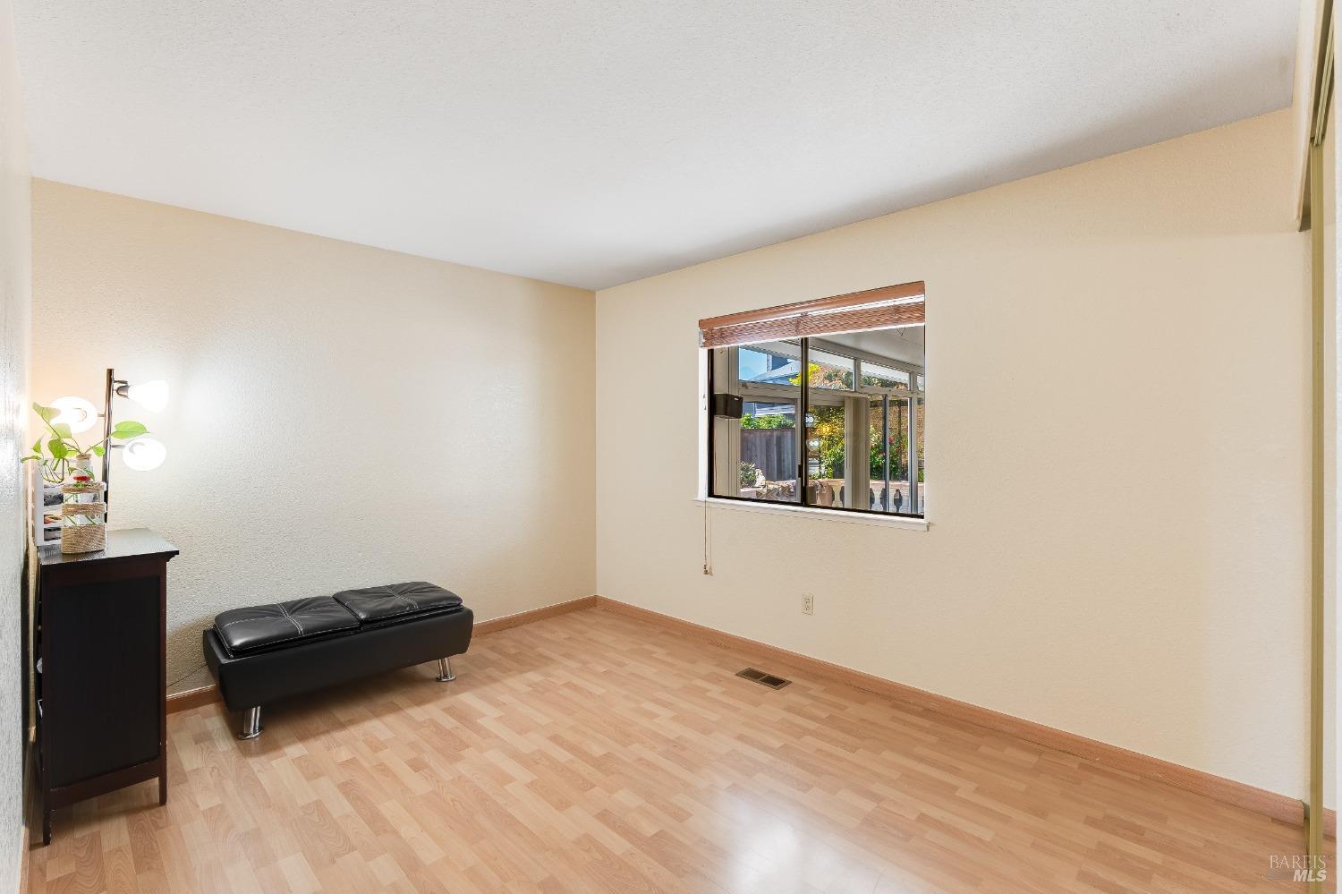 Detail Gallery Image 17 of 20 For 301 Sea Mist Dr, Vallejo,  CA 94591 - 3 Beds | 2 Baths