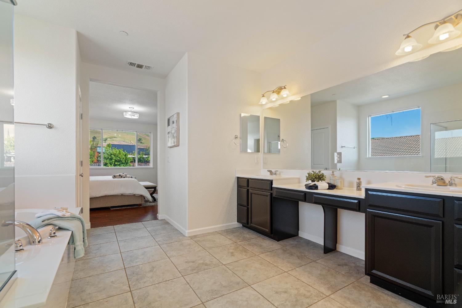 Detail Gallery Image 37 of 51 For 2326 Ray Venning Ct, Fairfield,  CA 94533 - 4 Beds | 3/1 Baths