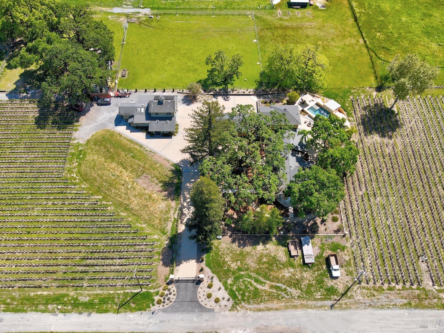 Detail Gallery Image 76 of 79 For 3950 Black Oak Dr, Santa Rosa,  CA 95401 - 4 Beds | 4/1 Baths