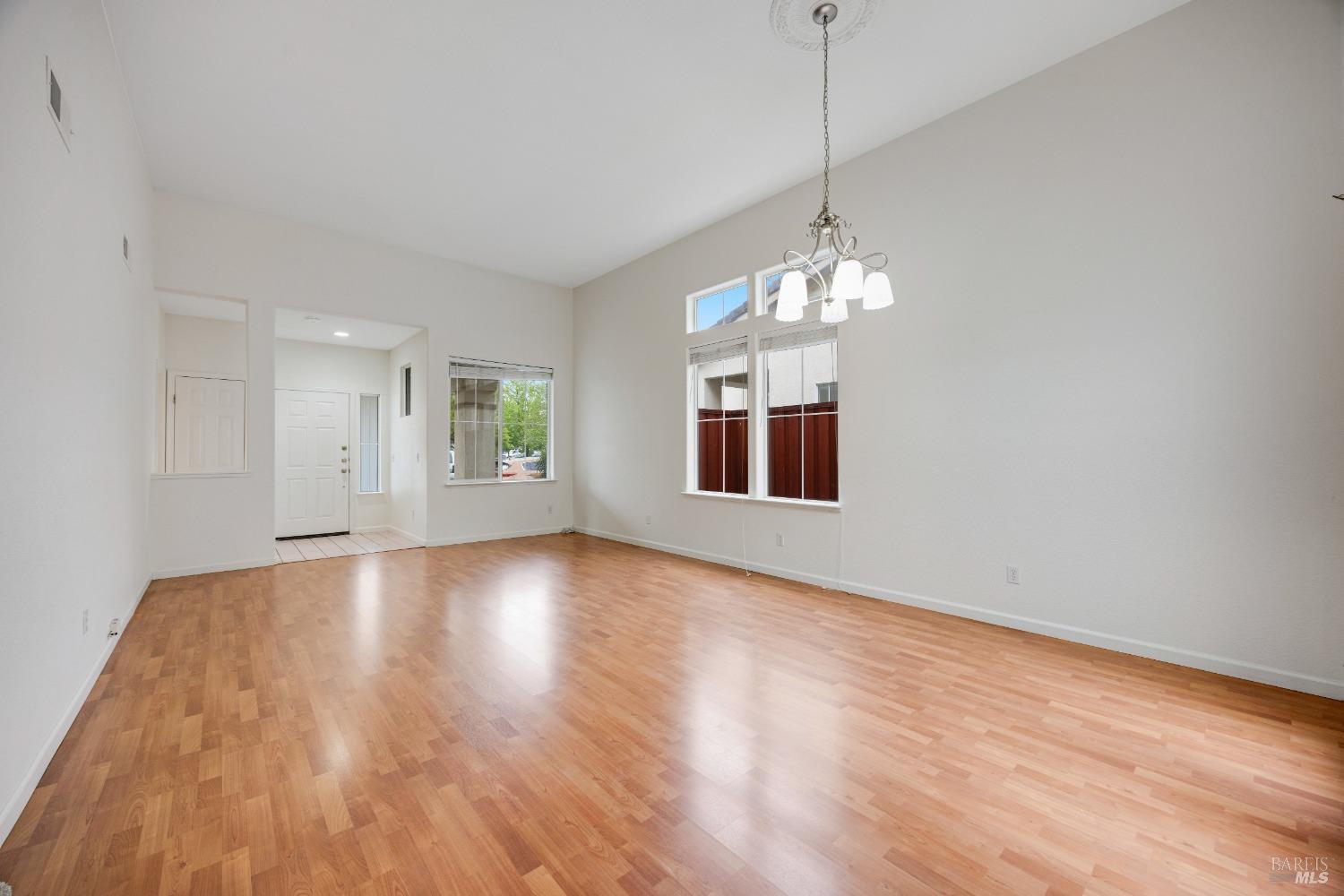 Detail Gallery Image 14 of 72 For 2916 Park Meadow Dr, Santa Rosa,  CA 95407 - 3 Beds | 2/1 Baths
