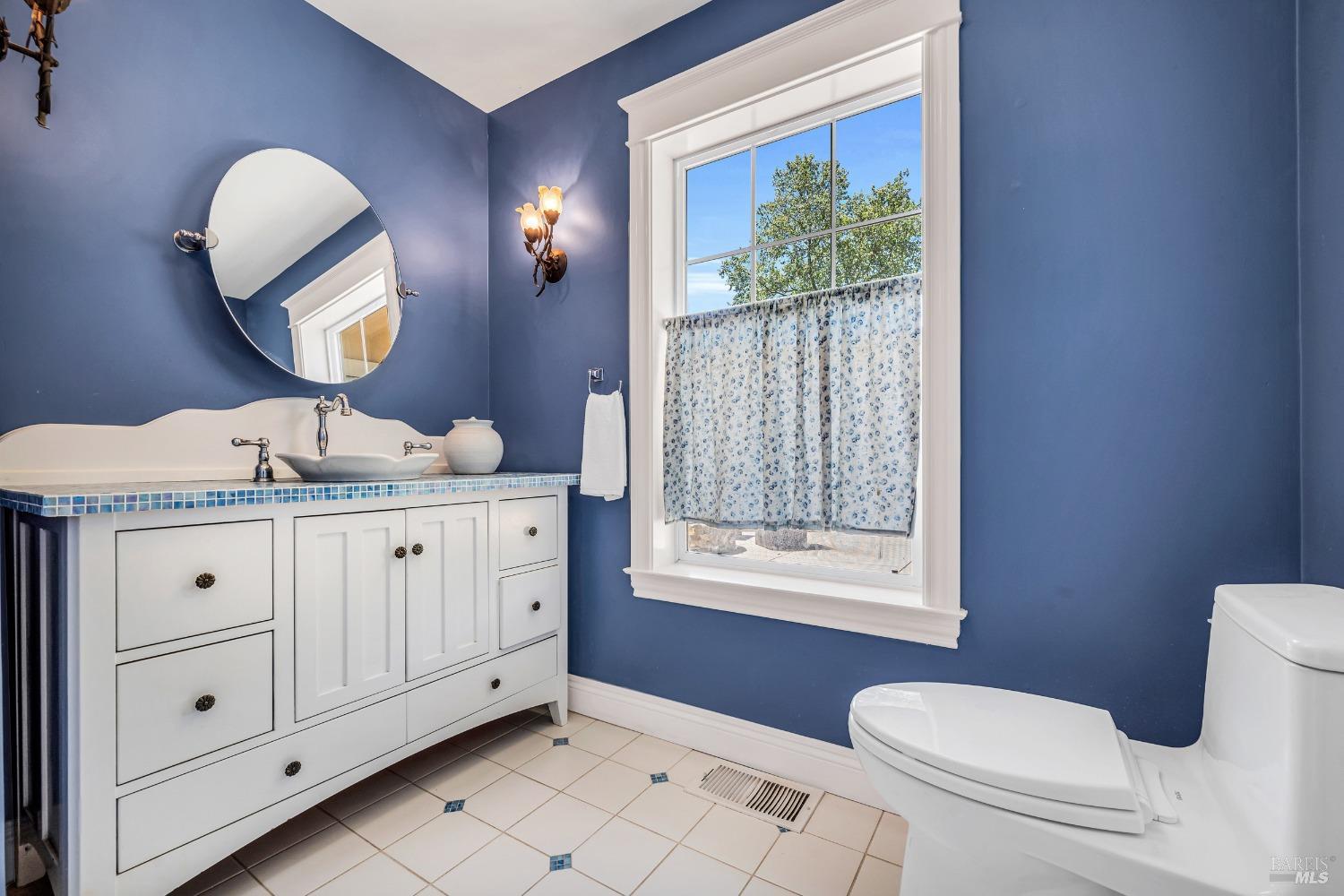 Detail Gallery Image 30 of 79 For 3950 Black Oak Dr, Santa Rosa,  CA 95401 - 4 Beds | 4/1 Baths