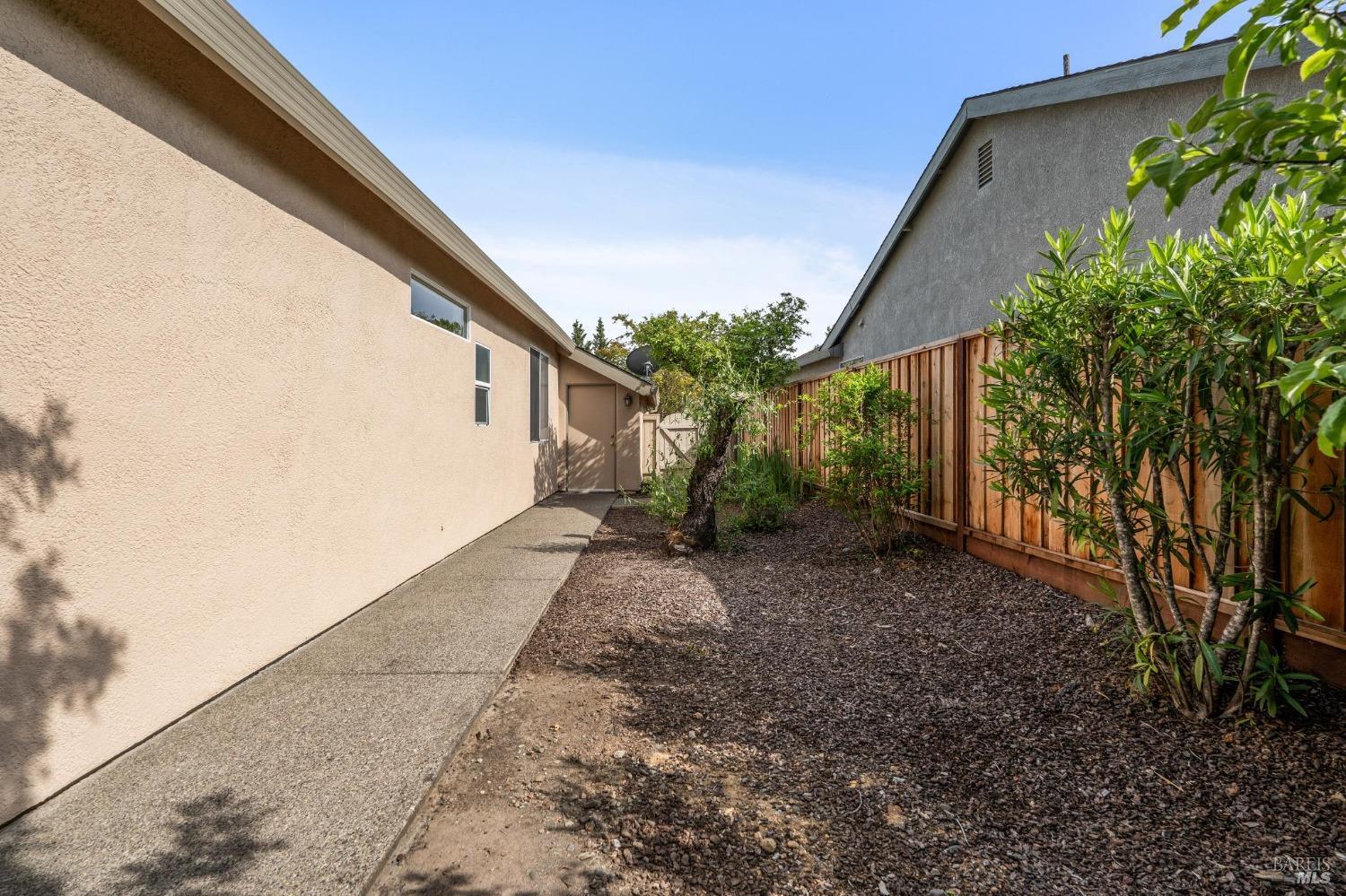 Detail Gallery Image 39 of 42 For 104 Plumeria Ct, Cloverdale,  CA 95425 - 2 Beds | 2 Baths