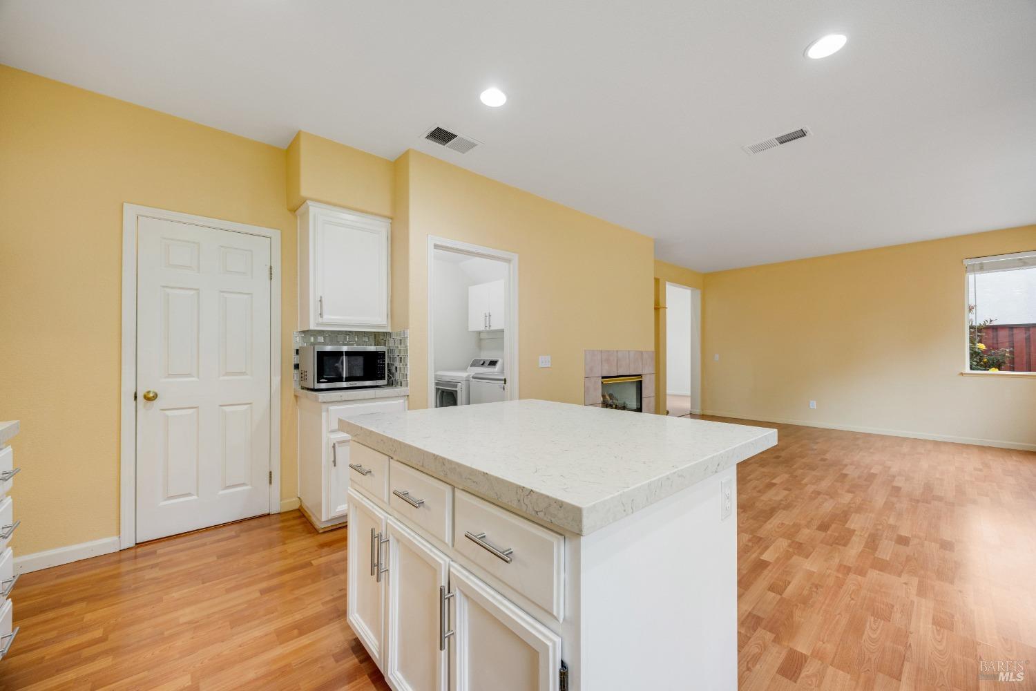 Detail Gallery Image 25 of 72 For 2916 Park Meadow Dr, Santa Rosa,  CA 95407 - 3 Beds | 2/1 Baths