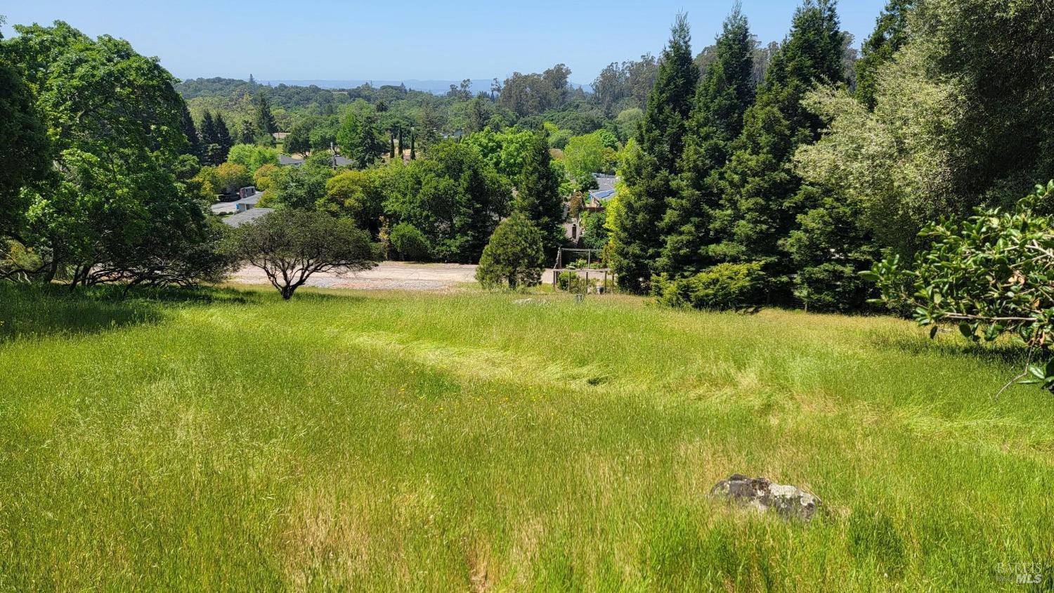 Detail Gallery Image 11 of 18 For 2501 Incline Dr, Santa Rosa,  CA 95404 - – Beds | – Baths