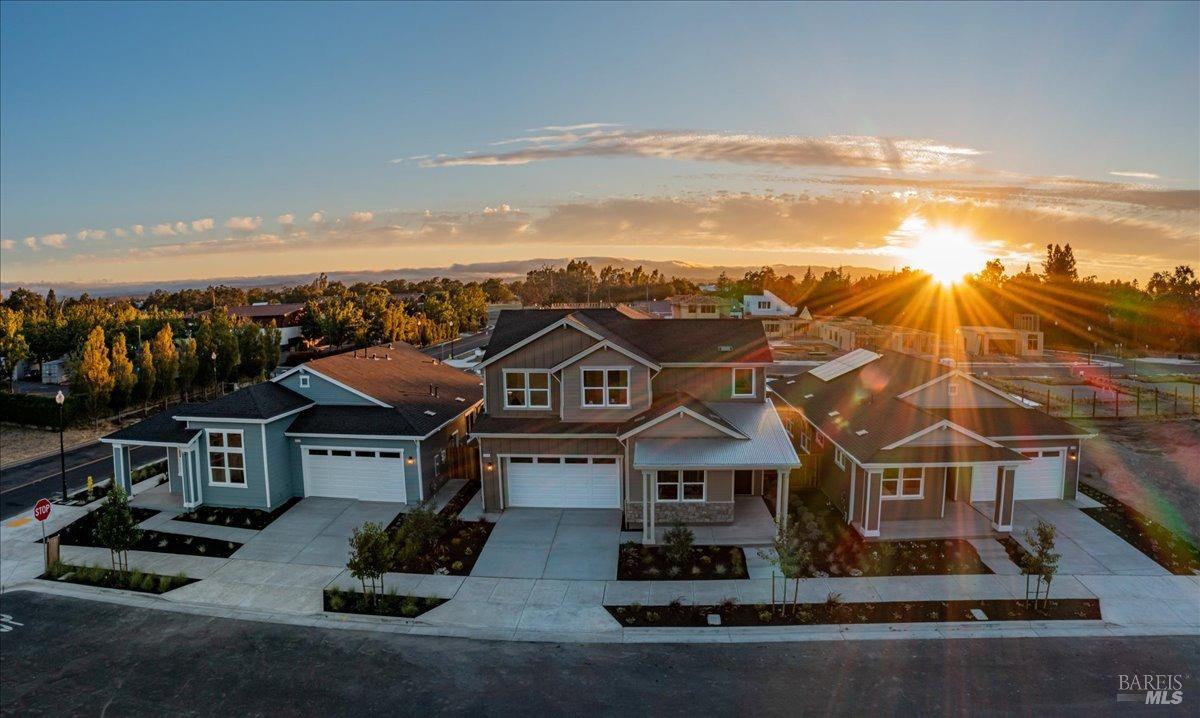 Detail Gallery Image 1 of 1 For 273 Spanish Oak Dr, Windsor,  CA 95492 - 3 Beds | 2 Baths