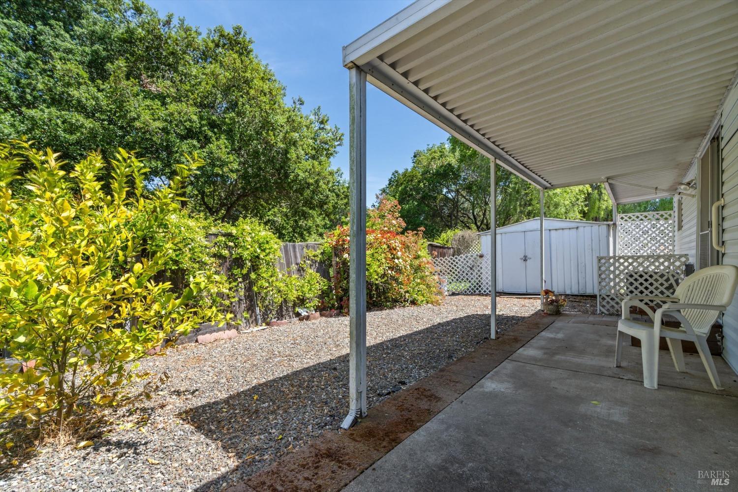 Detail Gallery Image 12 of 16 For 222 Arboleda Dr, Santa Rosa,  CA 95401 - 2 Beds | 2 Baths