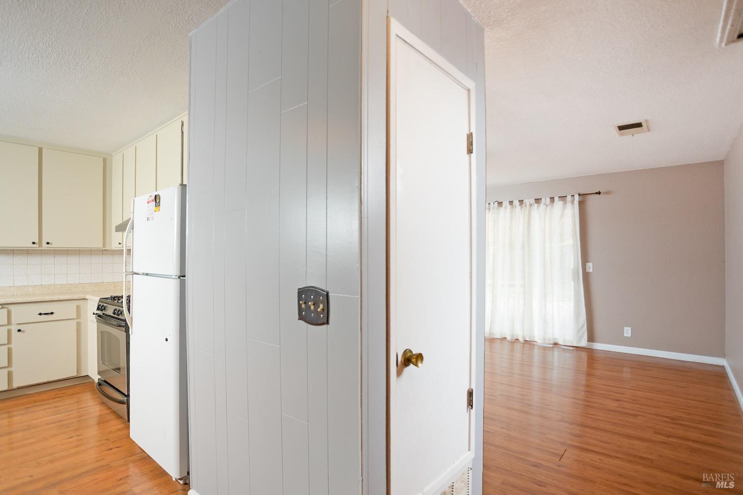Detail Gallery Image 4 of 35 For 455 Priddy Dr, Dixon,  CA 95620 - 4 Beds | 2 Baths