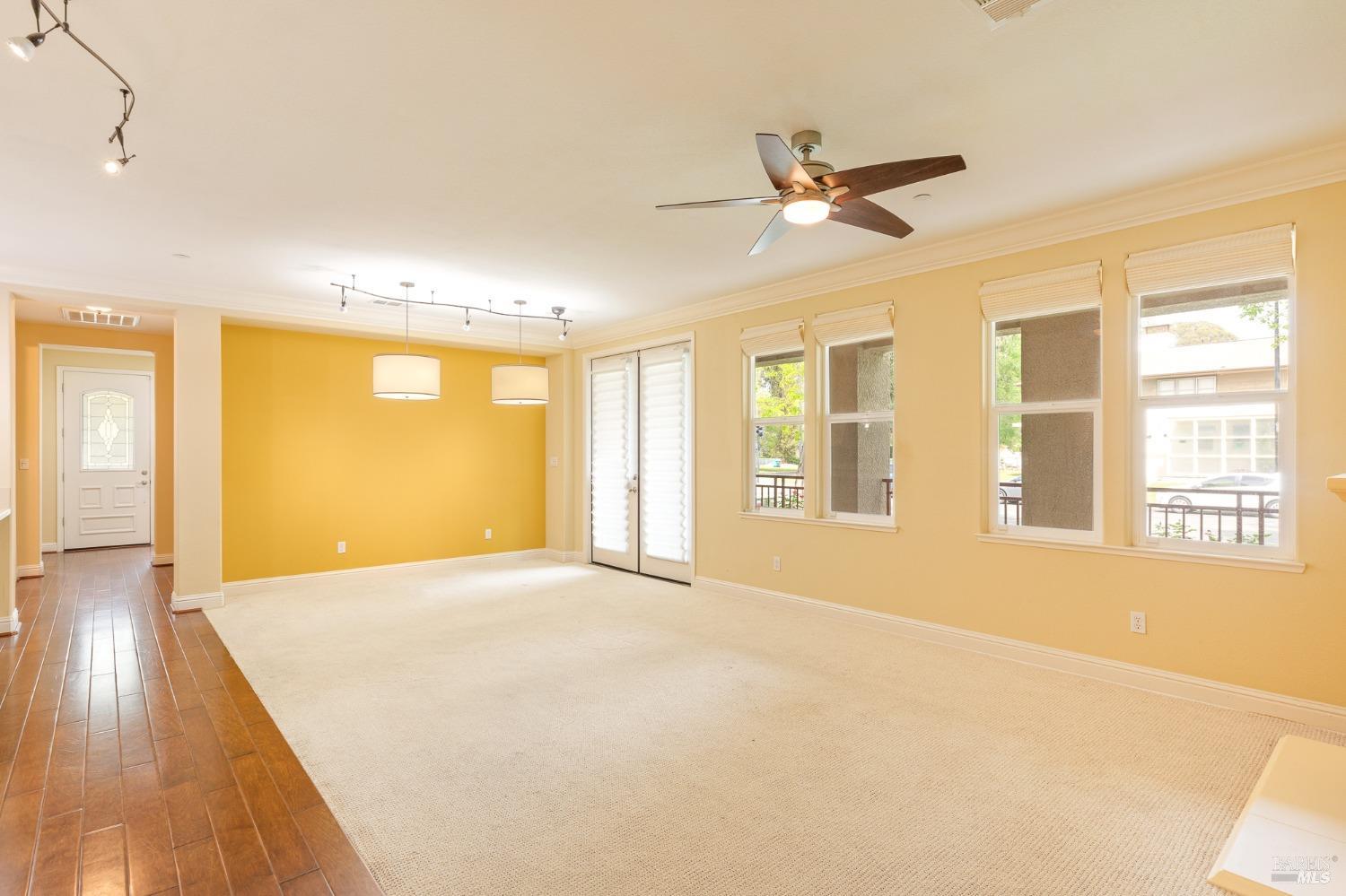 Detail Gallery Image 14 of 42 For 1105 Azuar Ave, Vallejo,  CA 94592 - 3 Beds | 2 Baths