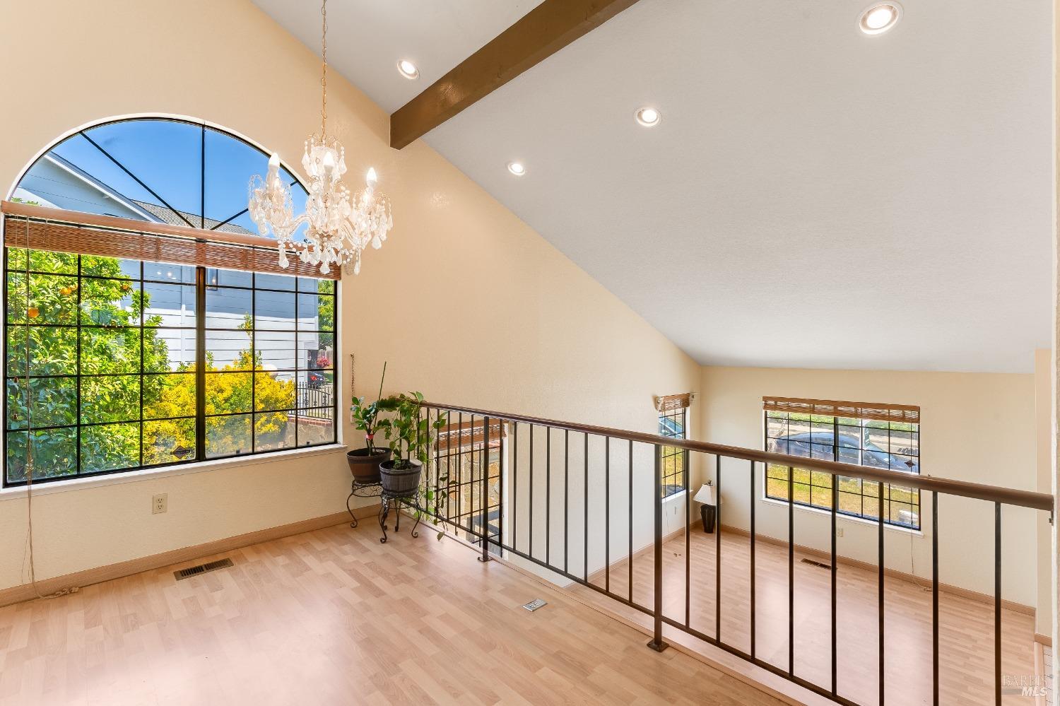 Detail Gallery Image 5 of 20 For 301 Sea Mist Dr, Vallejo,  CA 94591 - 3 Beds | 2 Baths