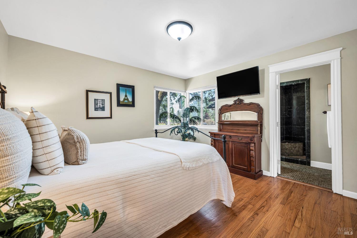 Detail Gallery Image 25 of 79 For 3950 Black Oak Dr, Santa Rosa,  CA 95401 - 4 Beds | 4/1 Baths