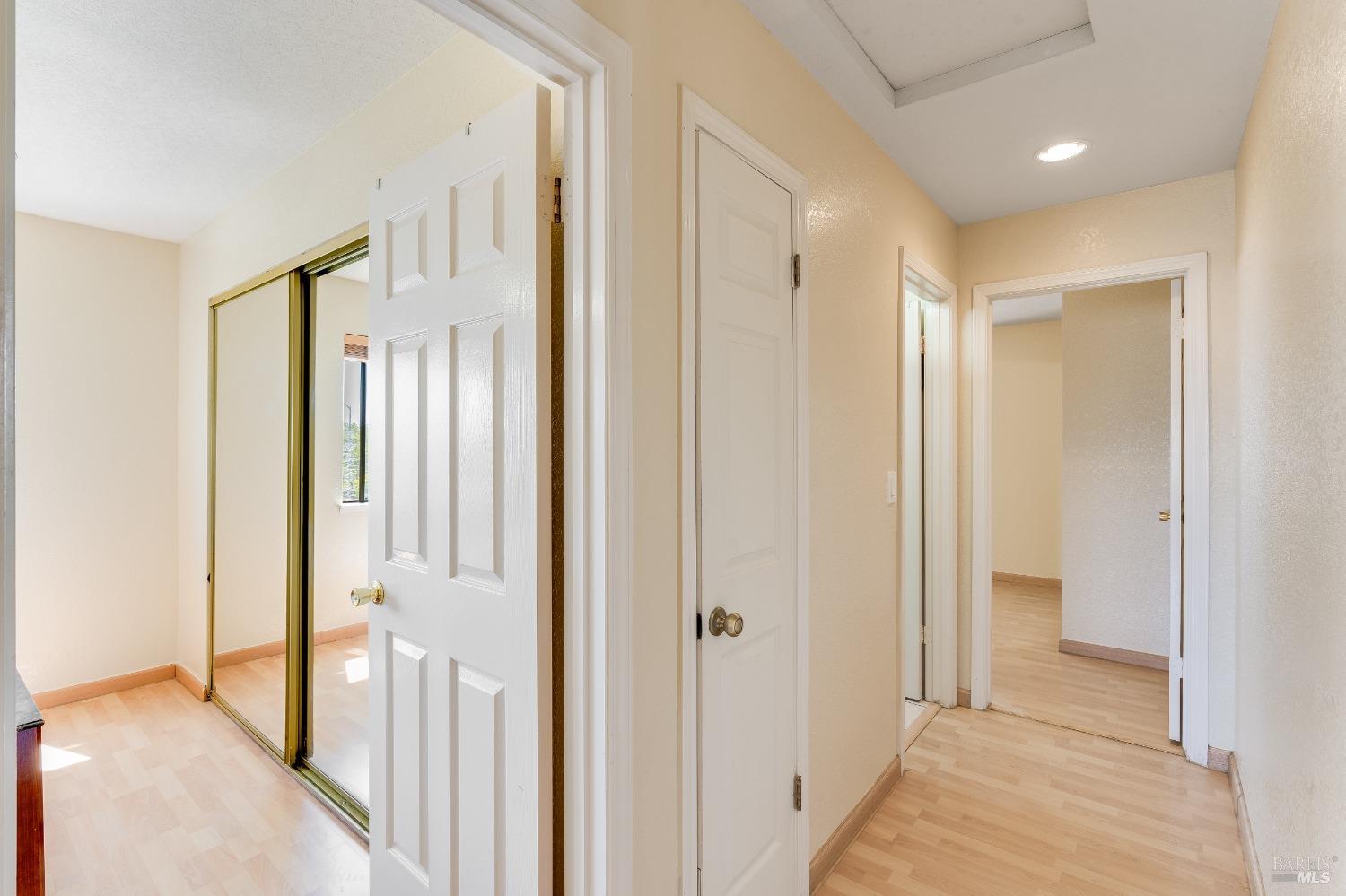 Detail Gallery Image 12 of 20 For 301 Sea Mist Dr, Vallejo,  CA 94591 - 3 Beds | 2 Baths
