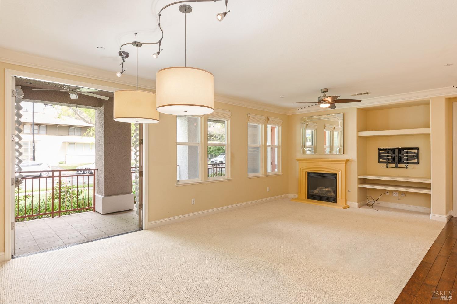 Detail Gallery Image 12 of 42 For 1105 Azuar Ave, Vallejo,  CA 94592 - 3 Beds | 2 Baths