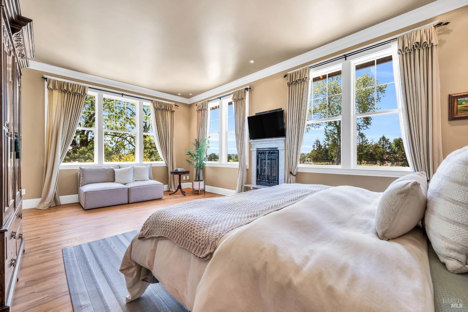 Detail Gallery Image 41 of 79 For 3950 Black Oak Dr, Santa Rosa,  CA 95401 - 4 Beds | 4/1 Baths