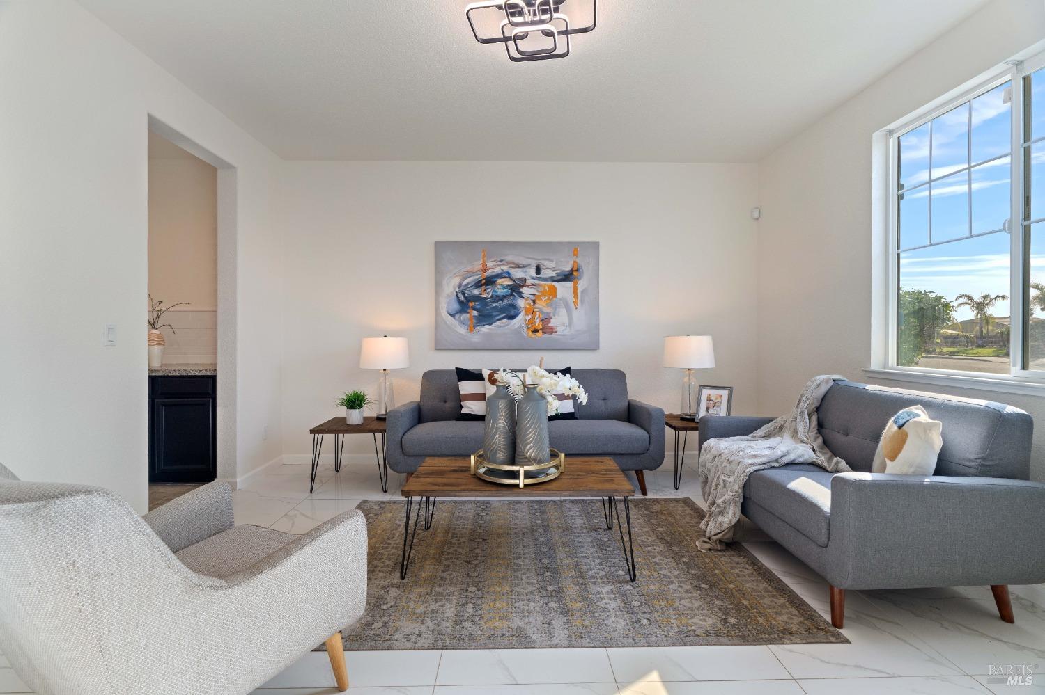 Detail Gallery Image 6 of 51 For 2326 Ray Venning Ct, Fairfield,  CA 94533 - 4 Beds | 3/1 Baths