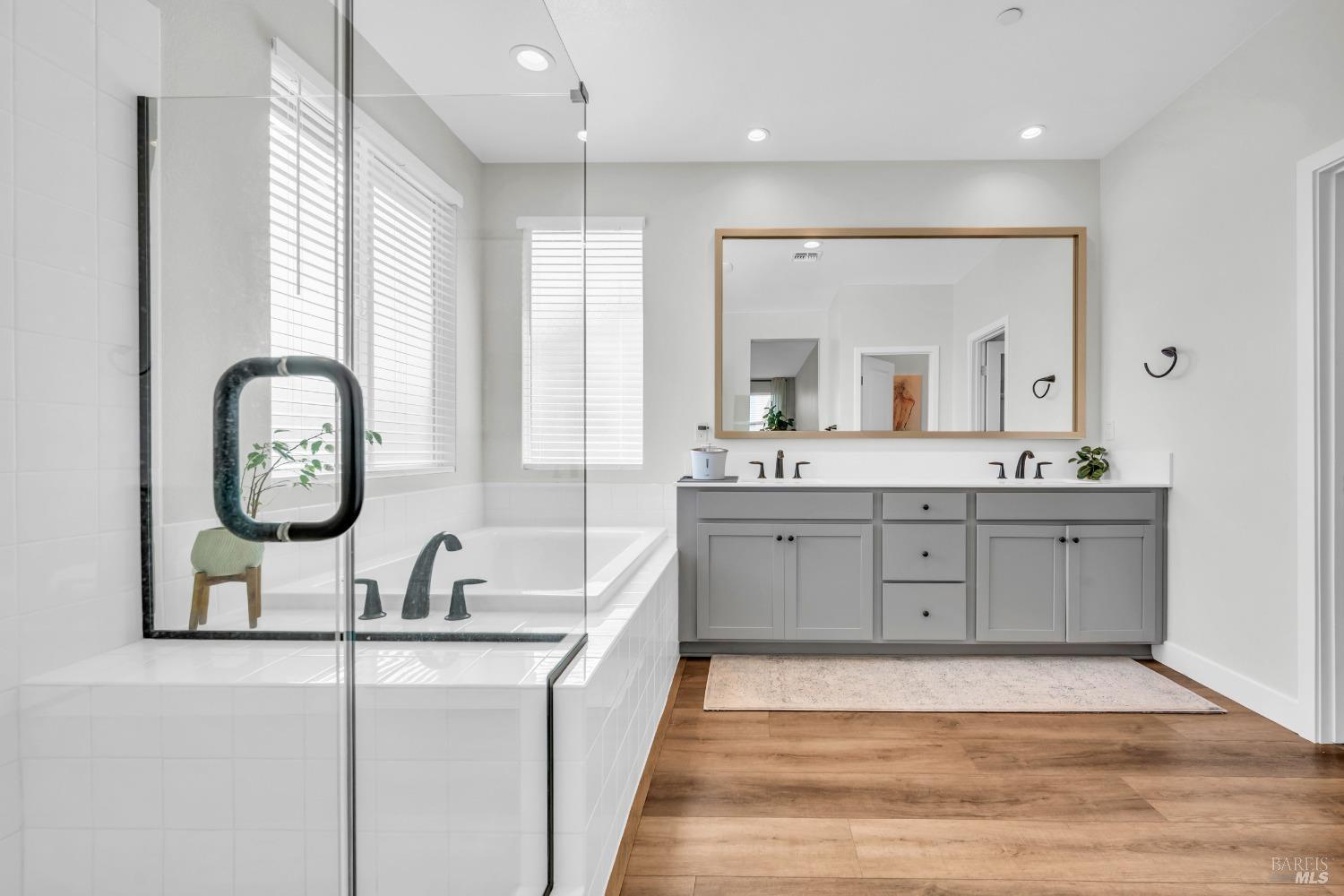 Detail Gallery Image 26 of 31 For 2543 Francisco Ave, Santa Rosa,  CA 95403 - 4 Beds | 3 Baths