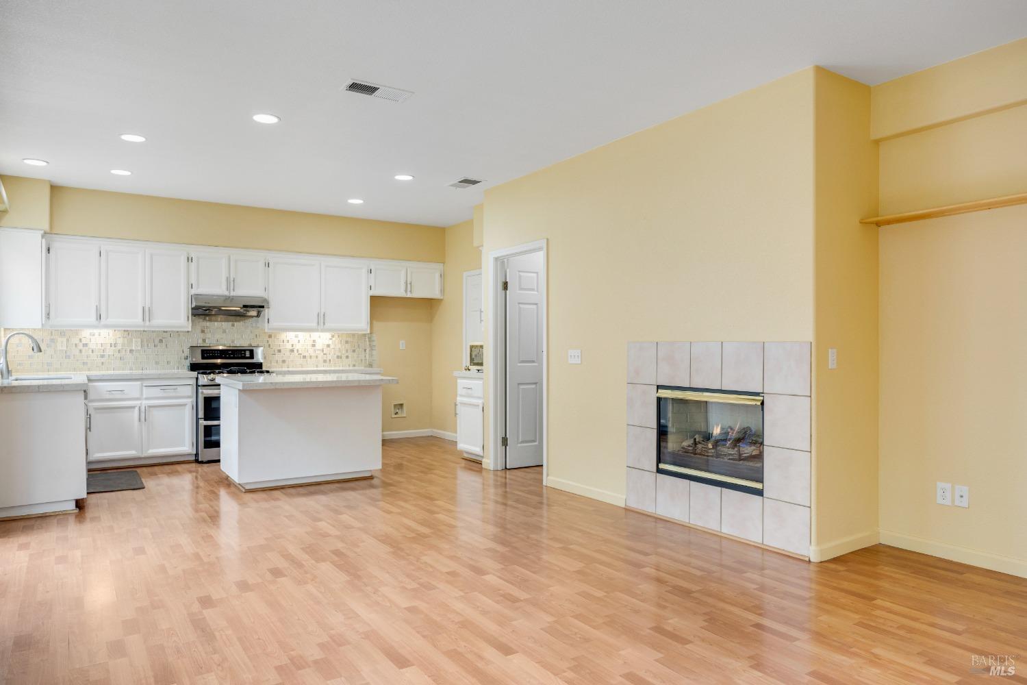 Detail Gallery Image 21 of 72 For 2916 Park Meadow Dr, Santa Rosa,  CA 95407 - 3 Beds | 2/1 Baths