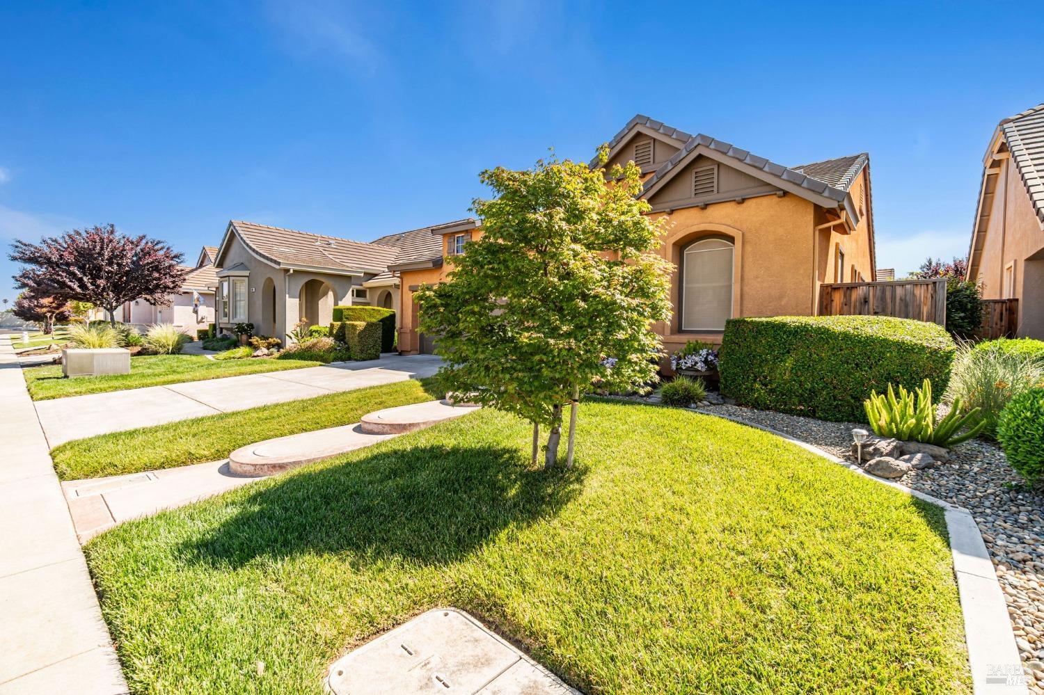 Red Sunset Court, Vacaville, California image 3