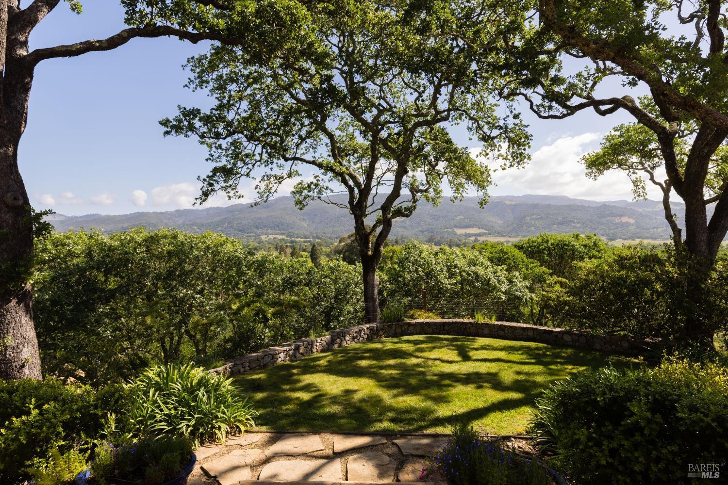 Detail Gallery Image 21 of 61 For 15244 Arnold Dr, Glen Ellen,  CA 95442 - 5 Beds | 5/1 Baths