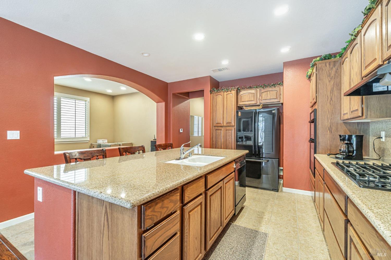 Red Sunset Court, Vacaville, California image 6