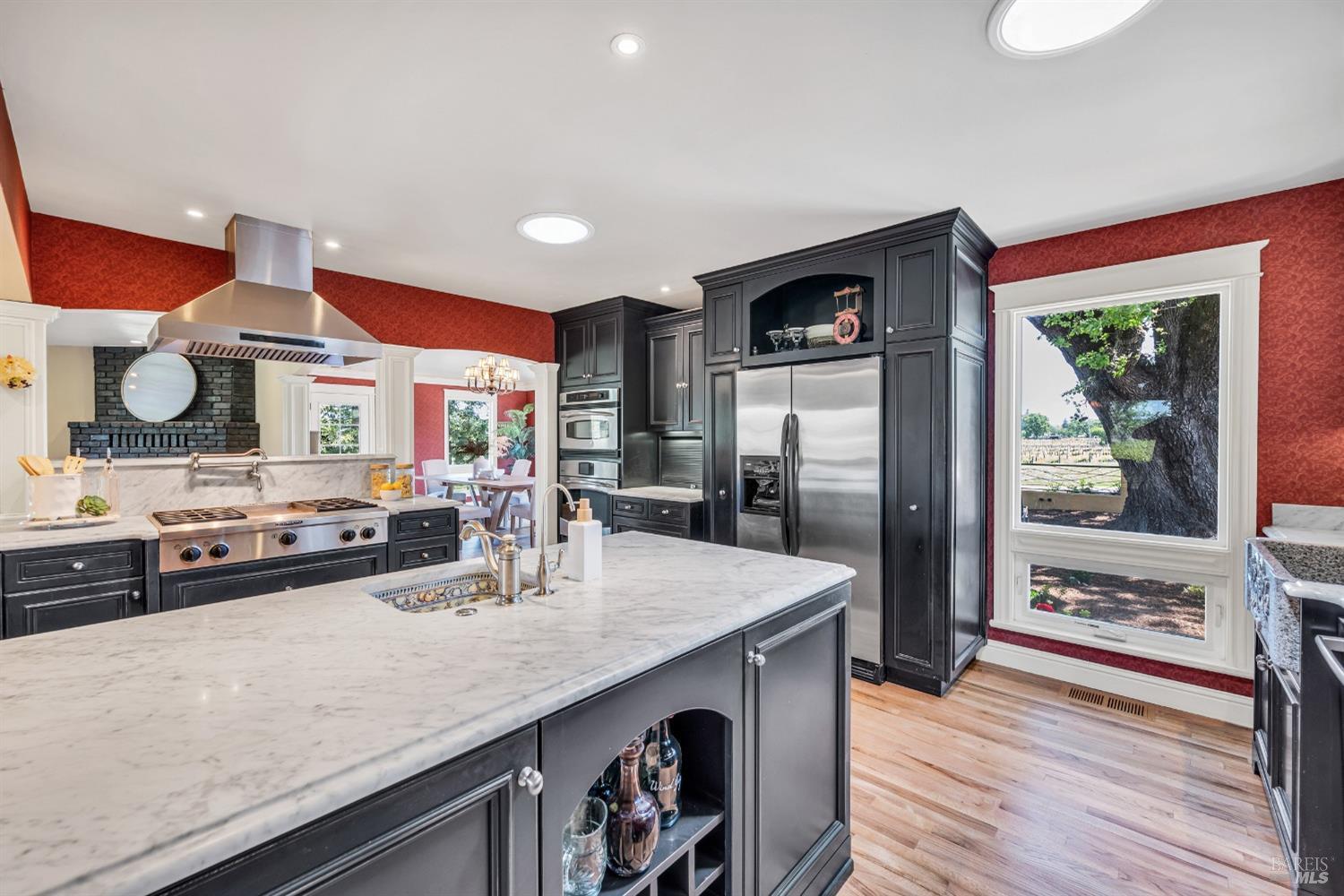 Detail Gallery Image 12 of 79 For 3950 Black Oak Dr, Santa Rosa,  CA 95401 - 4 Beds | 4/1 Baths