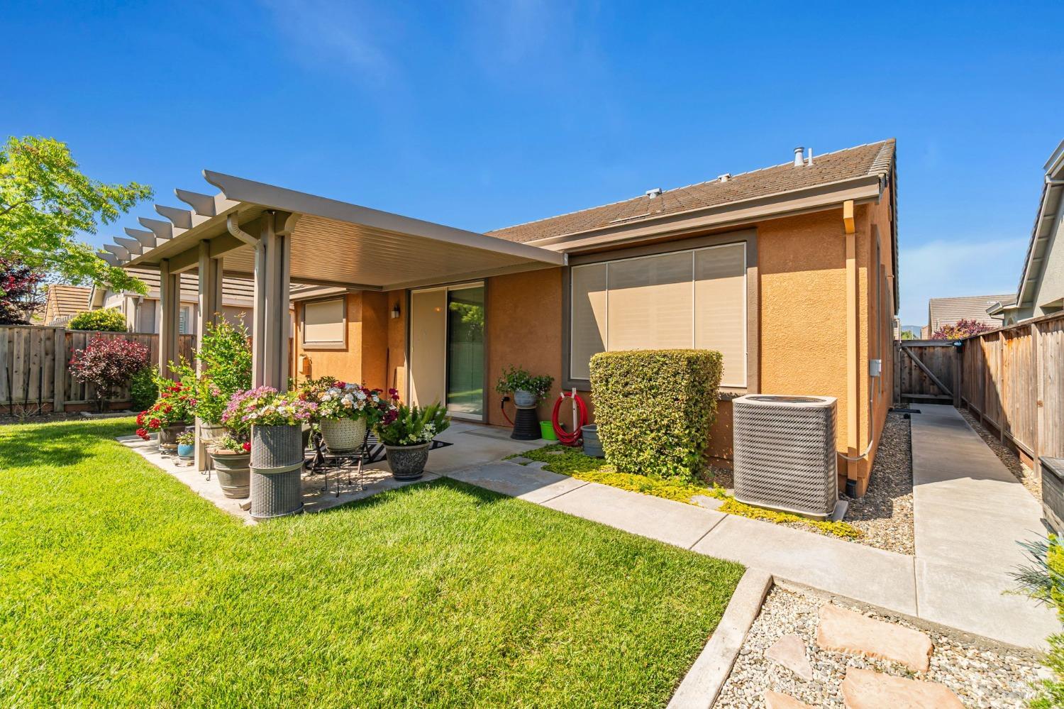 Red Sunset Court, Vacaville, California image 32