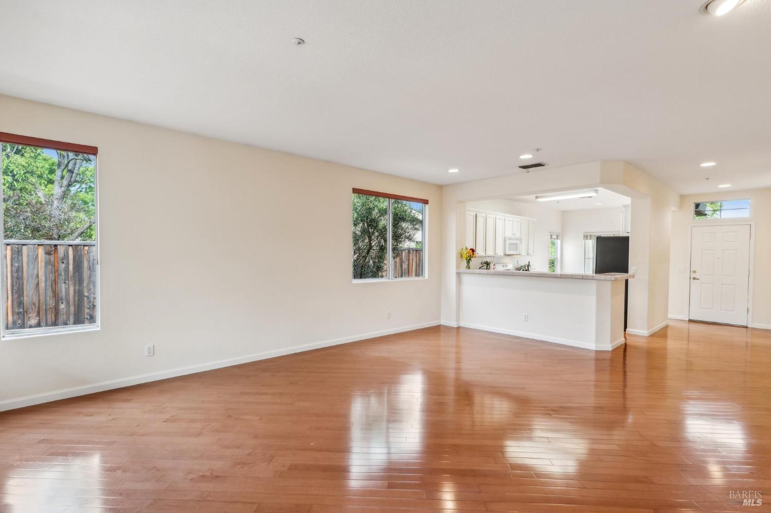 Detail Gallery Image 15 of 42 For 104 Plumeria Ct, Cloverdale,  CA 95425 - 2 Beds | 2 Baths