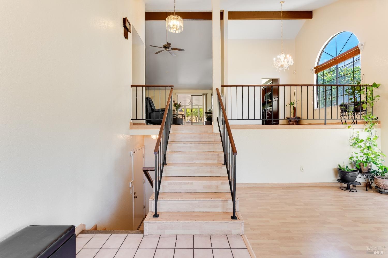 Detail Gallery Image 3 of 20 For 301 Sea Mist Dr, Vallejo,  CA 94591 - 3 Beds | 2 Baths