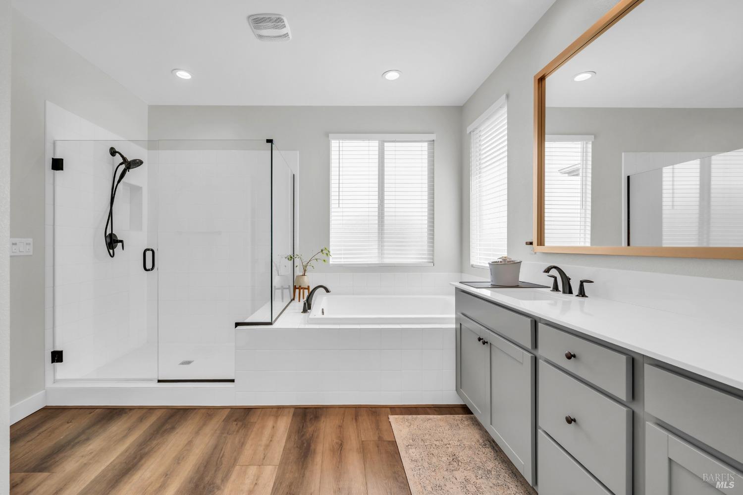 Detail Gallery Image 28 of 31 For 2543 Francisco Ave, Santa Rosa,  CA 95403 - 4 Beds | 3 Baths